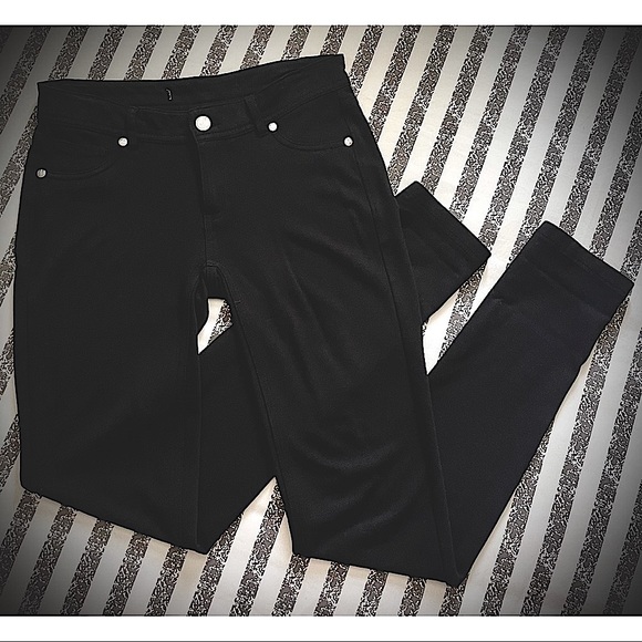 Pants - Black zip up jeggings